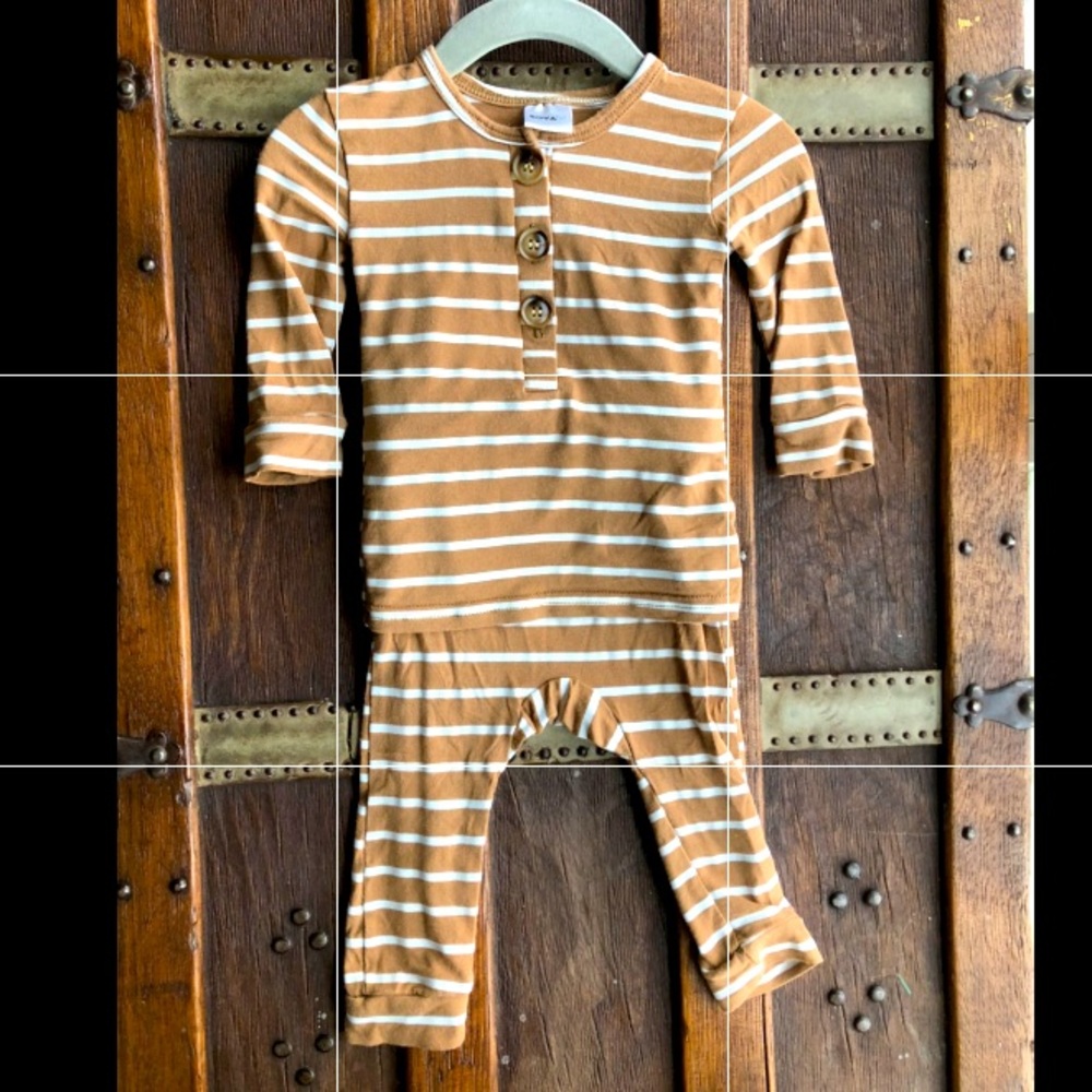 SOVA baby top and bottom set